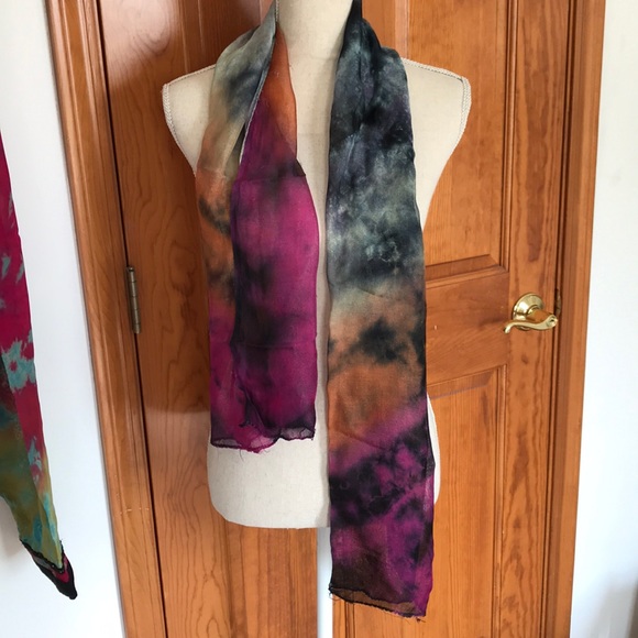 Kids Embroidery Thread And Dabka Work Suit - Picture 2 of 5